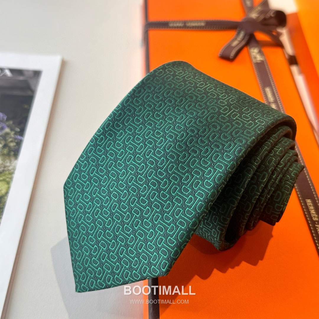 Hermes Men's Tie Silk Twill Black 에르메스 남성 넥타이 실크 트윌 블랙 6