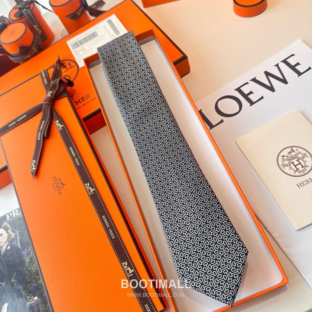 Hermes Men's Tie Silk Twill Black 에르메스 남성 넥타이 실크 트윌 블랙 2