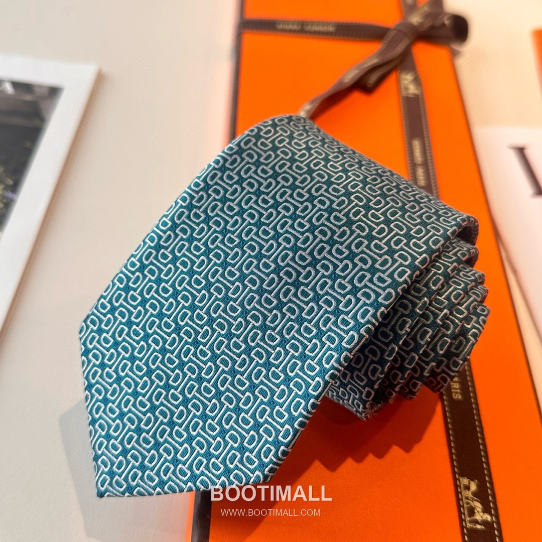 Hermes Men's Tie Silk Twill Black 에르메스 남성 넥타이 실크 트윌 블랙 6