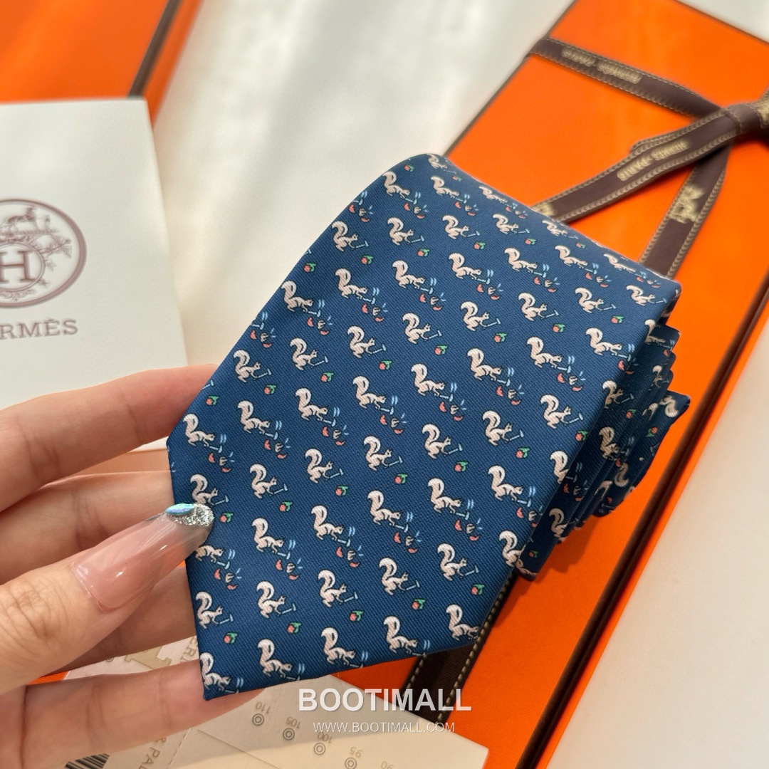 Hermes Handmade Twill Tie Silk Multicolor 에르메스 핸드메이드 트윌 넥타이 실크 멀티컬러 7cm 9