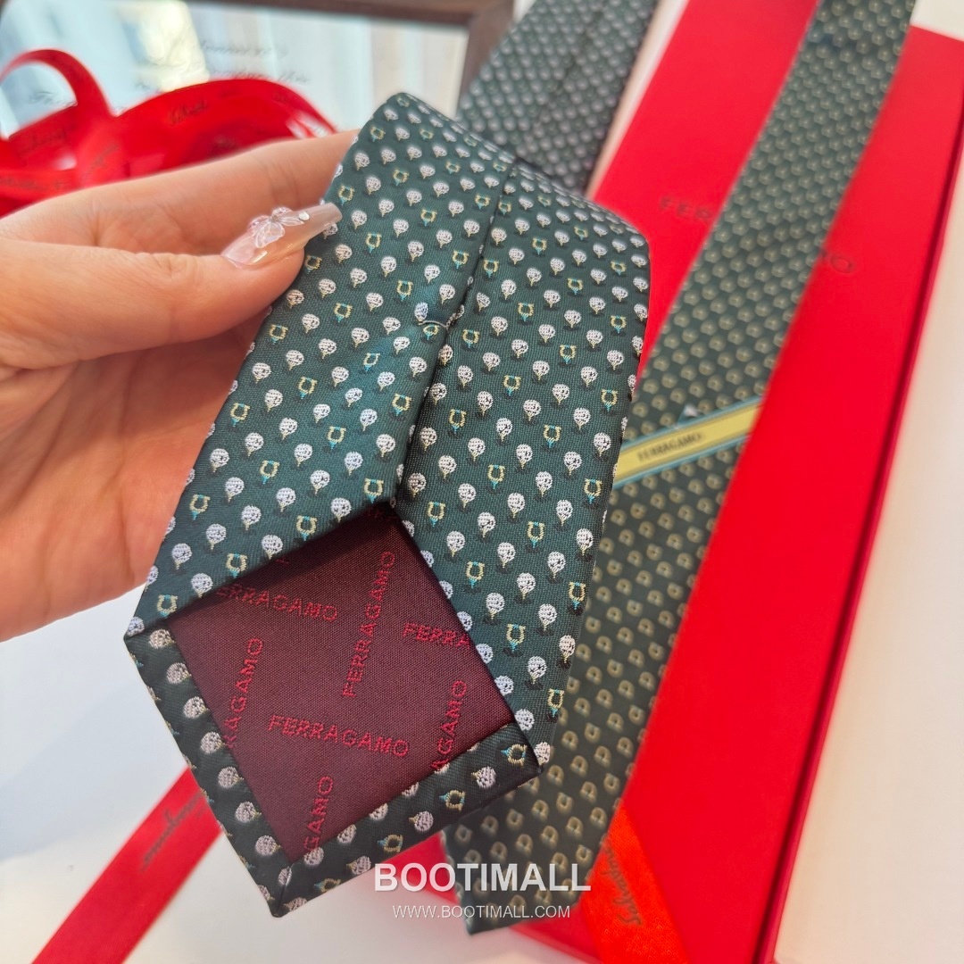 Ferragamo Tie Collection 100% Silk Twill Black 페라가모 타이 컬렉션 실크 트윌 100% 블랙 4