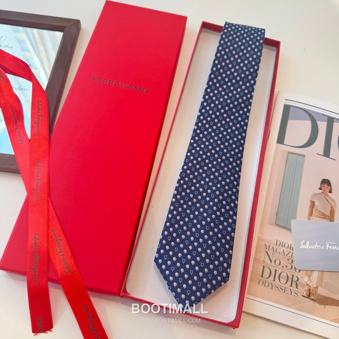 Ferragamo Tie Collection 100% Silk Twill Black 페라가모 타이 컬렉션 실크 트윌 100% 블랙 2