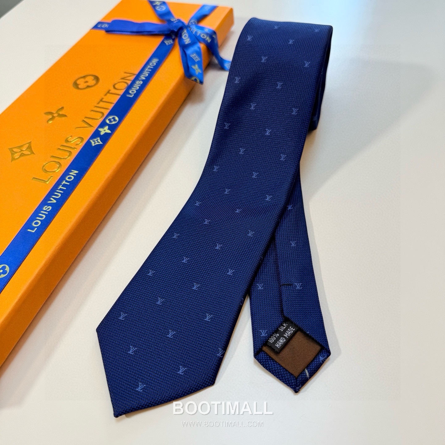 Louis Vuitton Diamonds V Tie Silk Jacquard Dark 루이비통 다이아몬드 V 넥타이 실크 자카드 다크 2