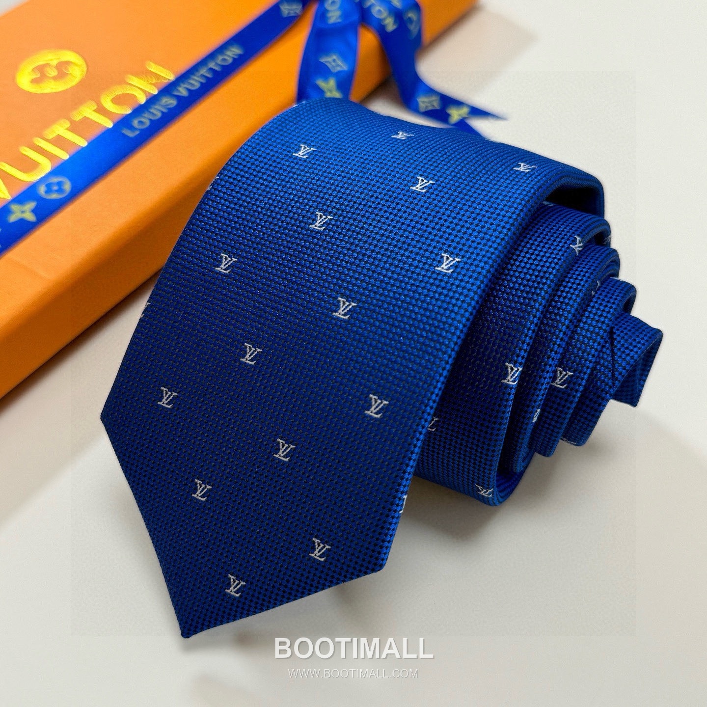 Louis Vuitton Diamonds V Tie Silk Jacquard Dark 루이비통 다이아몬드 V 넥타이 실크 자카드 다크 1