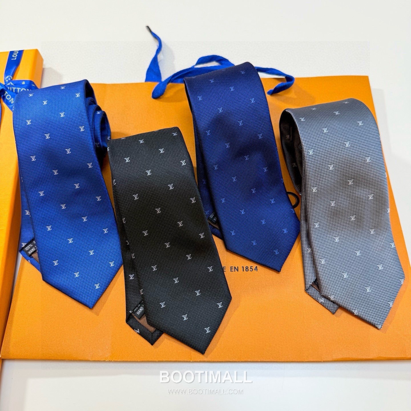 Louis Vuitton Diamonds V Tie Silk Jacquard Dark 루이비통 다이아몬드 V 넥타이 실크 자카드 다크 2