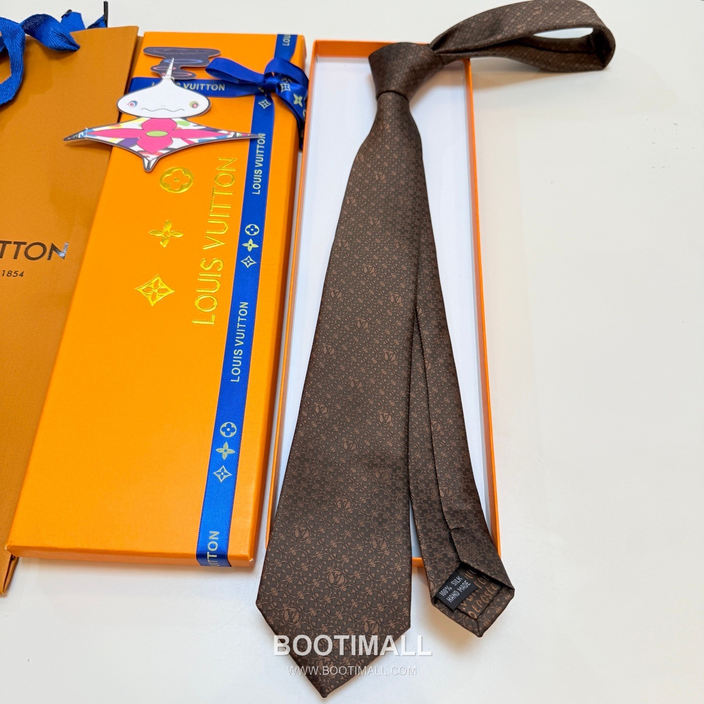 Louis Vuitton Monogram Flower Tie Silk Jacquard Elegant Base Tone 루이비통 모노그램 플라워 넥타이 실크 자카드 우아한 베이스 톤 3
