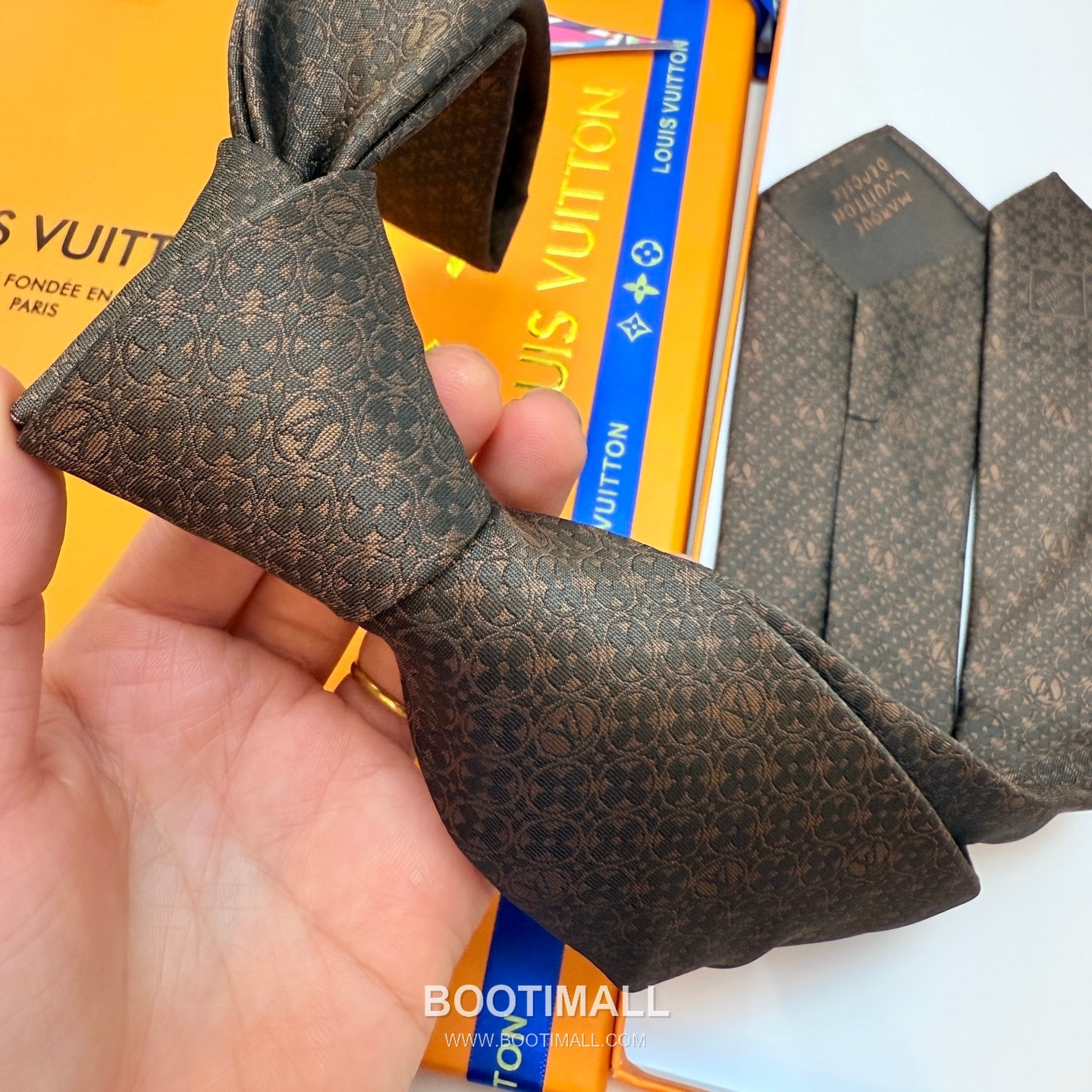 Louis Vuitton Monogram Flower Tie Silk Jacquard Elegant Base Tone 루이비통 모노그램 플라워 넥타이 실크 자카드 우아한 베이스 톤 9