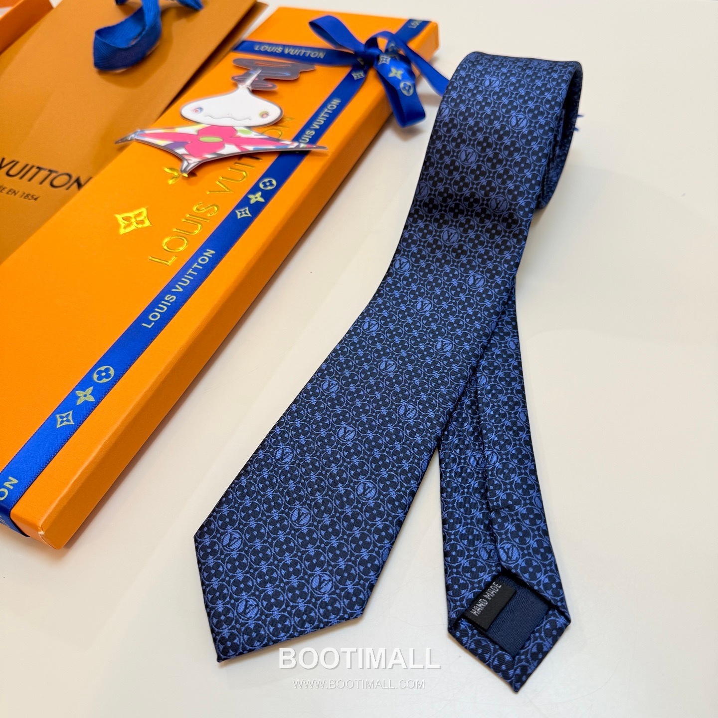 Louis Vuitton Monogram Flower Tie Silk Jacquard Elegant Base Tone 루이비통 모노그램 플라워 넥타이 실크 자카드 우아한 베이스 톤 3