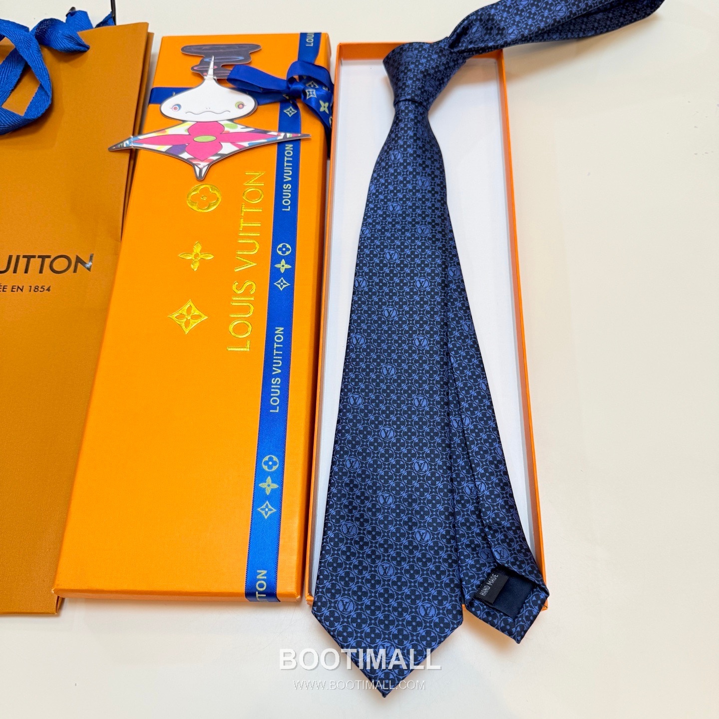 Louis Vuitton Monogram Flower Tie Silk Jacquard Elegant Base Tone 루이비통 모노그램 플라워 넥타이 실크 자카드 우아한 베이스 톤 4