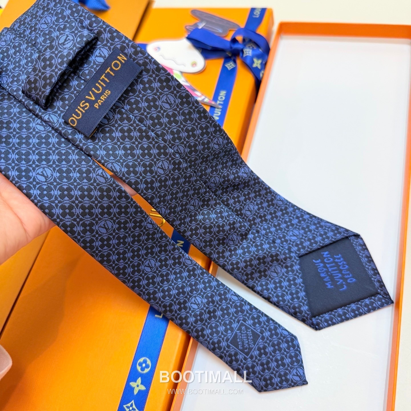 Louis Vuitton Monogram Flower Tie Silk Jacquard Elegant Base Tone 루이비통 모노그램 플라워 넥타이 실크 자카드 우아한 베이스 톤 7