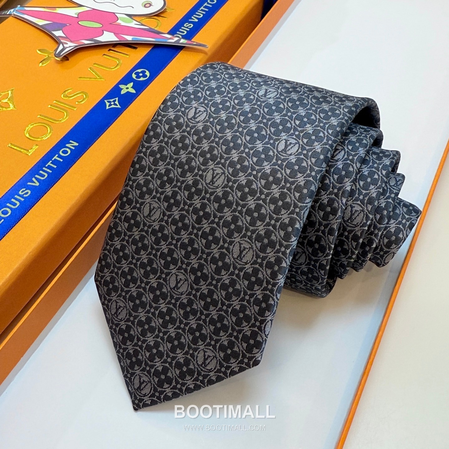 Louis Vuitton Monogram Flower Tie Silk Jacquard Elegant Base Tone 루이비통 모노그램 플라워 넥타이 실크 자카드 우아한 베이스 톤 1