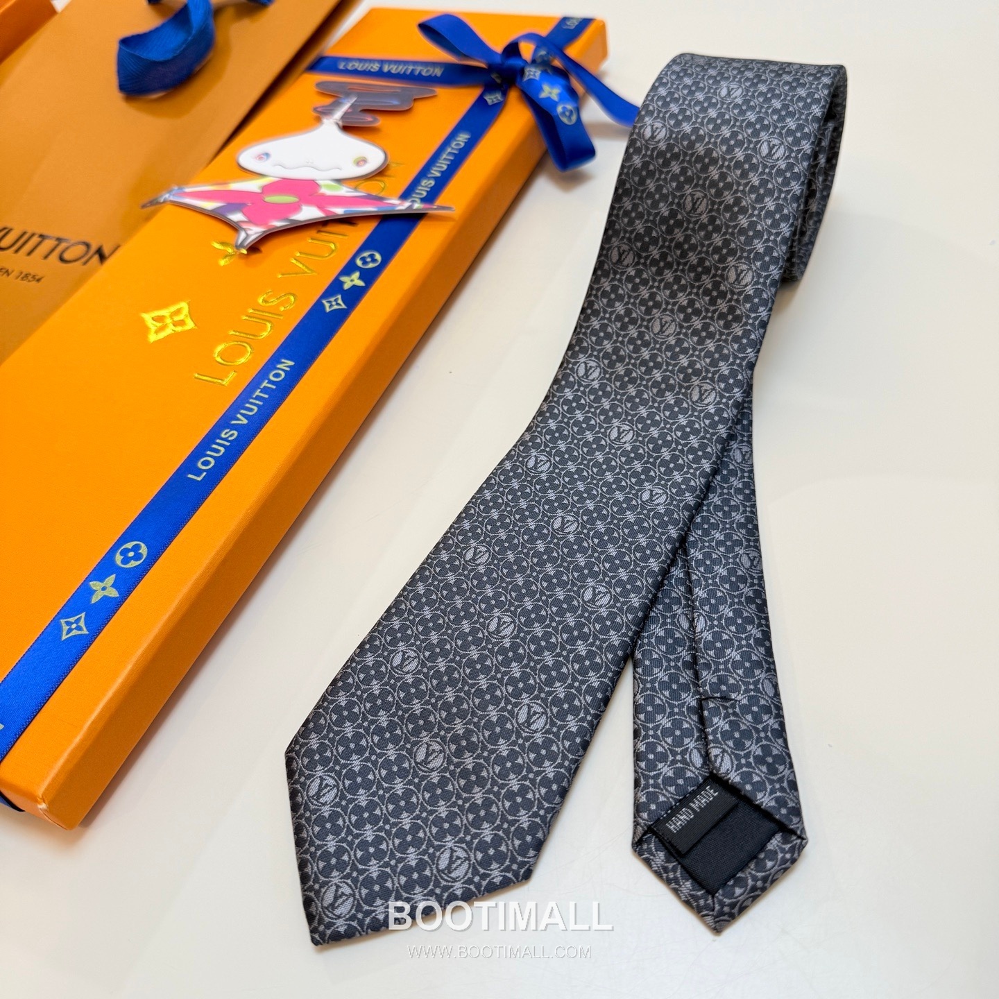 Louis Vuitton Monogram Flower Tie Silk Jacquard Elegant Base Tone 루이비통 모노그램 플라워 넥타이 실크 자카드 우아한 베이스 톤 4
