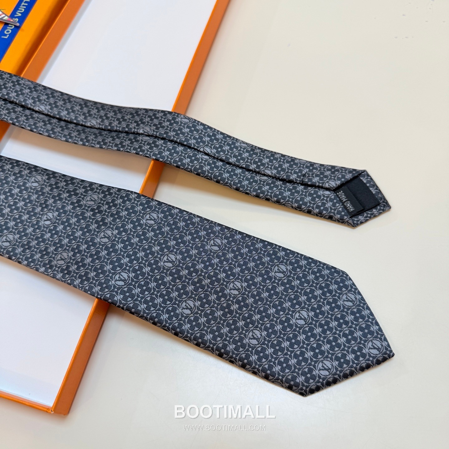 Louis Vuitton Monogram Flower Tie Silk Jacquard Elegant Base Tone 루이비통 모노그램 플라워 넥타이 실크 자카드 우아한 베이스 톤 5