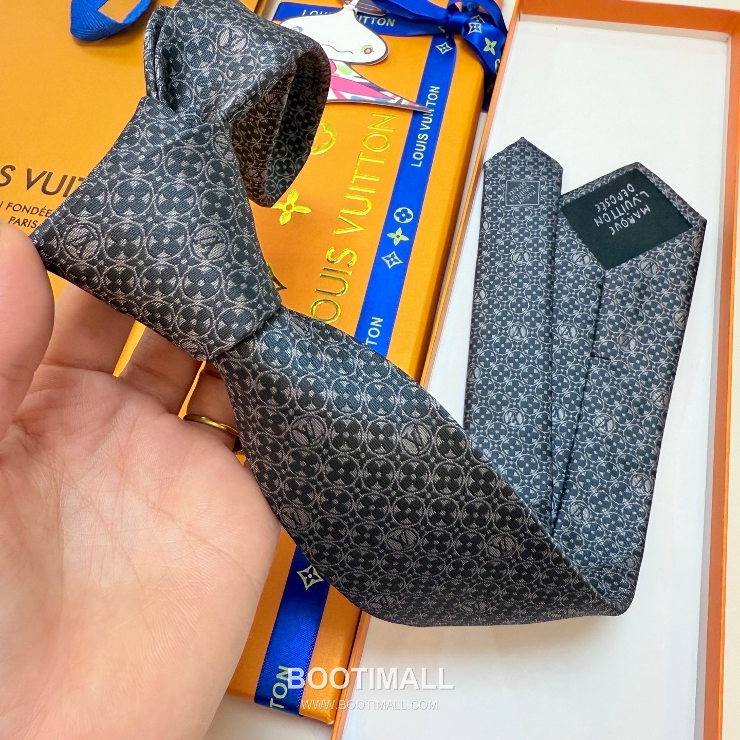 Louis Vuitton Monogram Flower Tie Silk Jacquard Elegant Base Tone 루이비통 모노그램 플라워 넥타이 실크 자카드 우아한 베이스 톤 9
