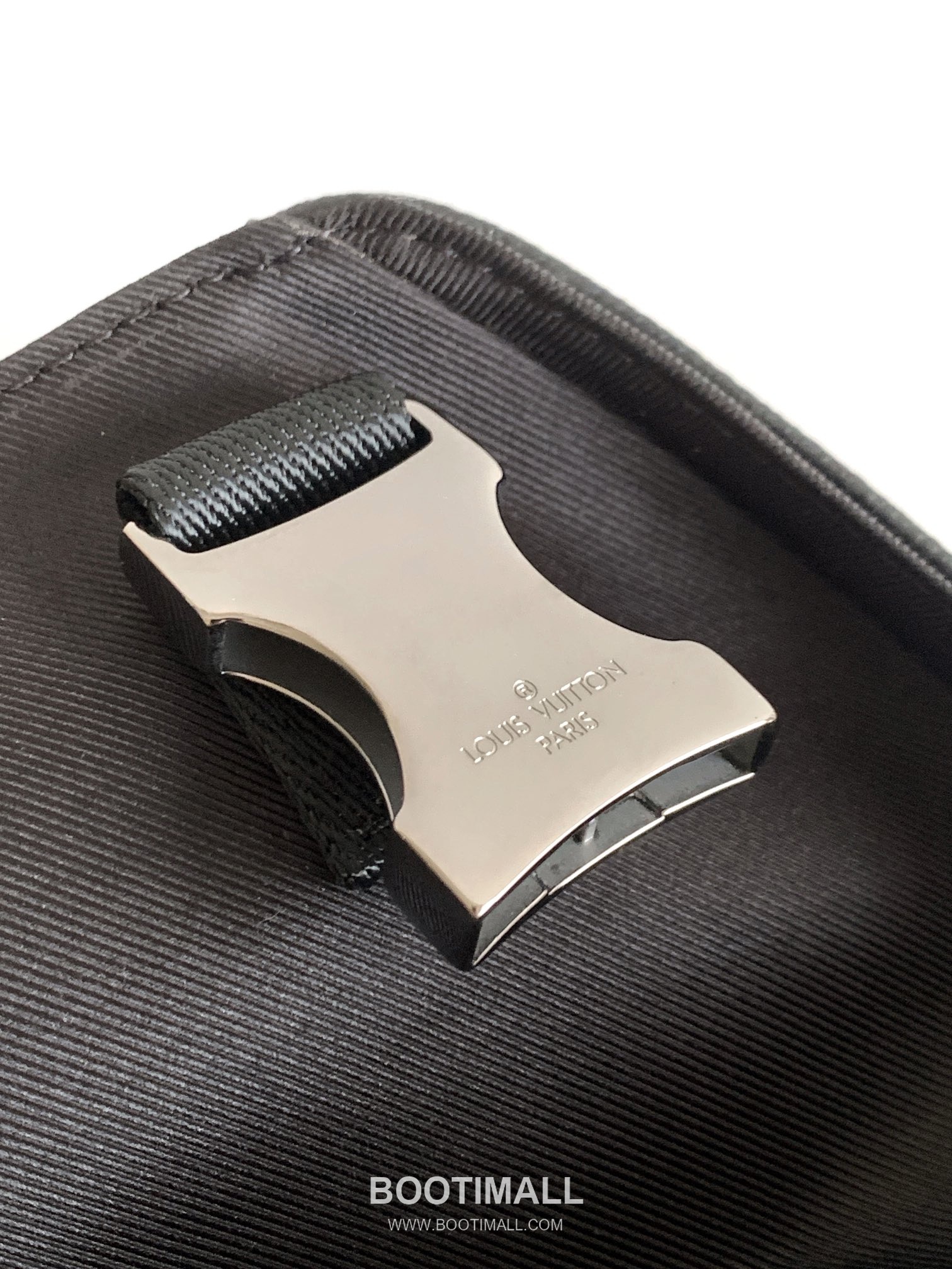 Bulgari Voyager Small Messenger Italian Grade A Leather Black Messenger Bag 호간 보이저 스몰 메신저 이탈리아 A급 가죽 블랙 메신저백 33cm 9