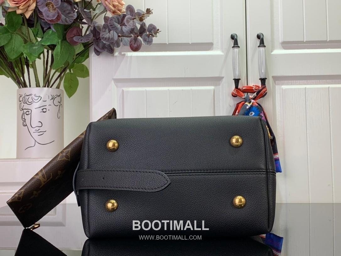 Celine Low Key Hobo Small Smooth Calfskin Brown Shoulder Bag 셀린느 로우 키 호보 소형 소가죽 브라운 숄더백 28cm 4