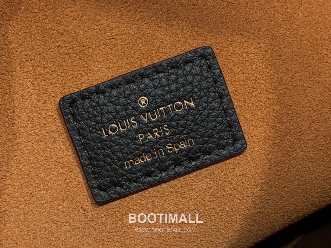 Celine Low Key Hobo Small Smooth Calfskin Brown Shoulder Bag 셀린느 로우 키 호보 소형 소가죽 브라운 숄더백 28cm 9