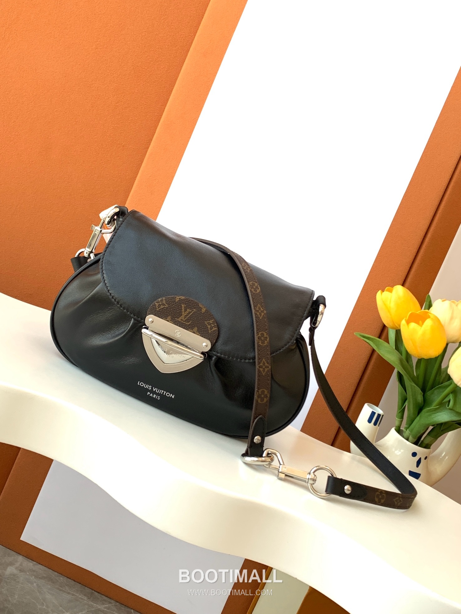 Bulgari Sunset Vib Italian Grade A Leather Black Shoulder Bag 호간 선셋 비브 이탈리아 A급 가죽 블랙 숄더백 27cm 1