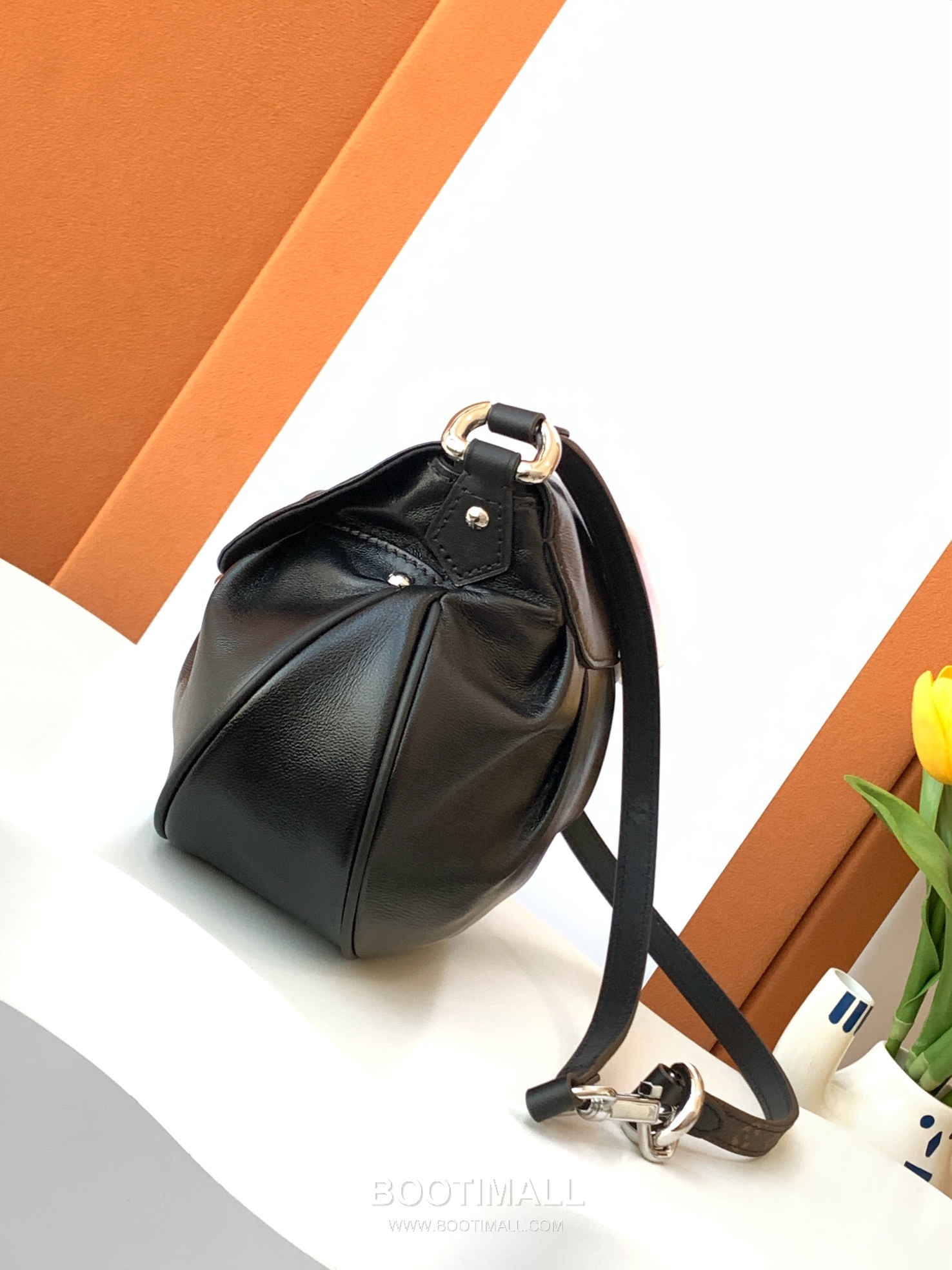 Bulgari Sunset Vib Italian Grade A Leather Black Shoulder Bag 호간 선셋 비브 이탈리아 A급 가죽 블랙 숄더백 27cm 2