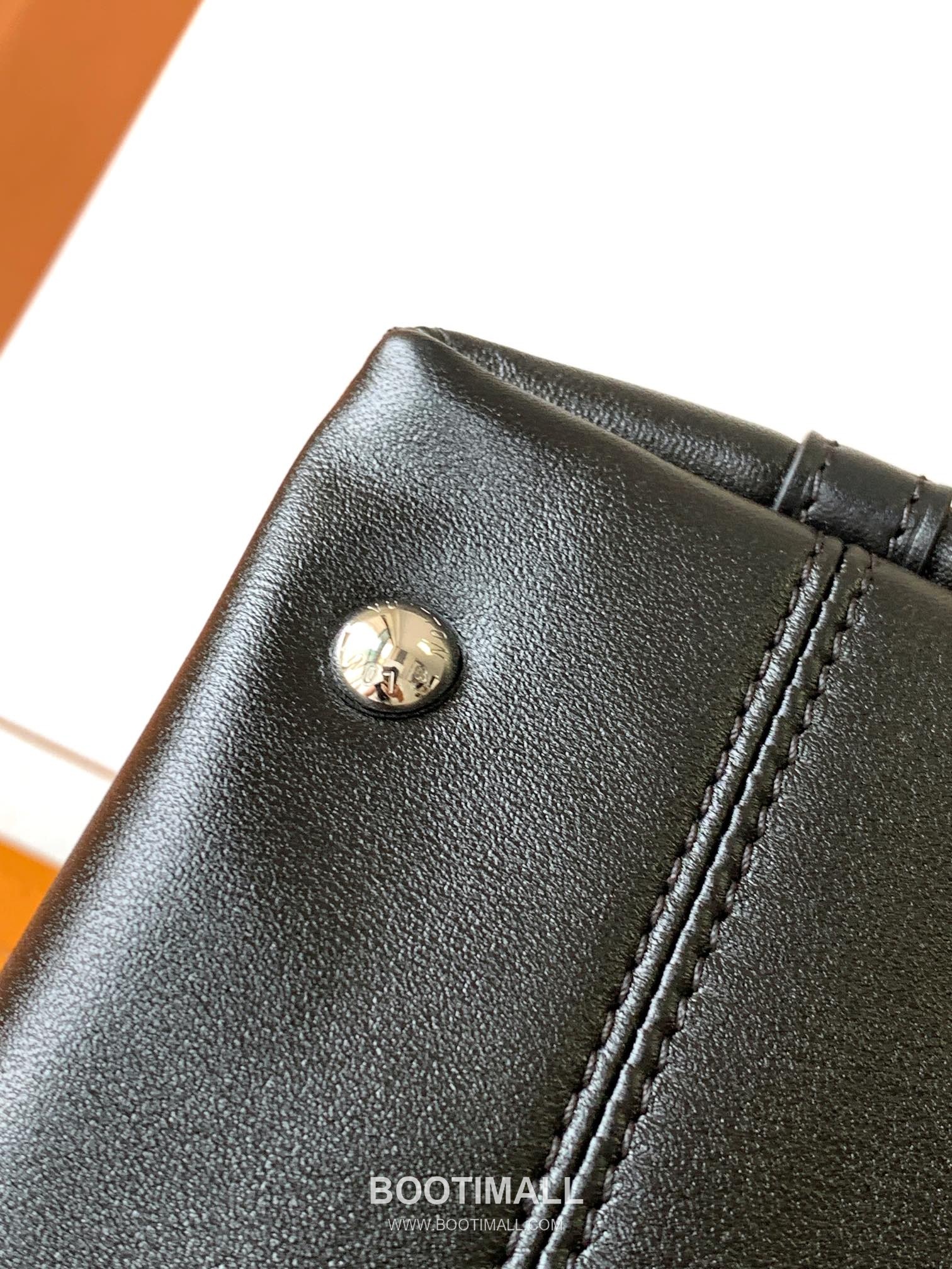 Celine Diamond Pattern Bag Italian Waxed Leather Brown 셀린느 다이아몬드 패턴 백 이탈리아산 나무왁스 가죽 브라운 26x17x10cm 5