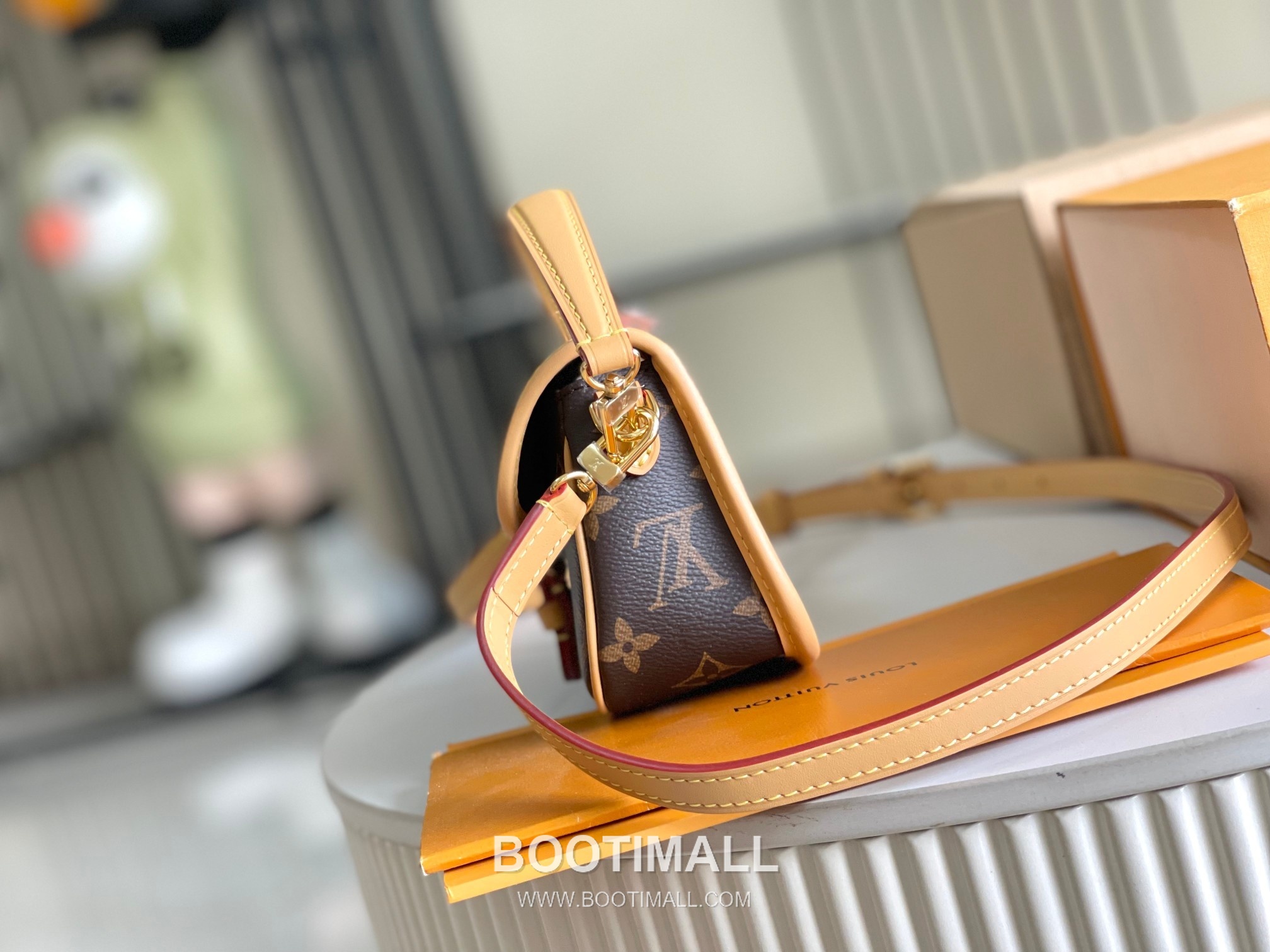 Louis Vuitton Monogram Canvas Bag Italian Grade A Leather, Canvas, Full Steel Hardware Brown 루이비통 모노그램 캔버스 가방 이탈리아 A급 가죽, 캔버스, 풀 스틸 하드웨어 브라운 19x10.5x6 cm 19cm 3