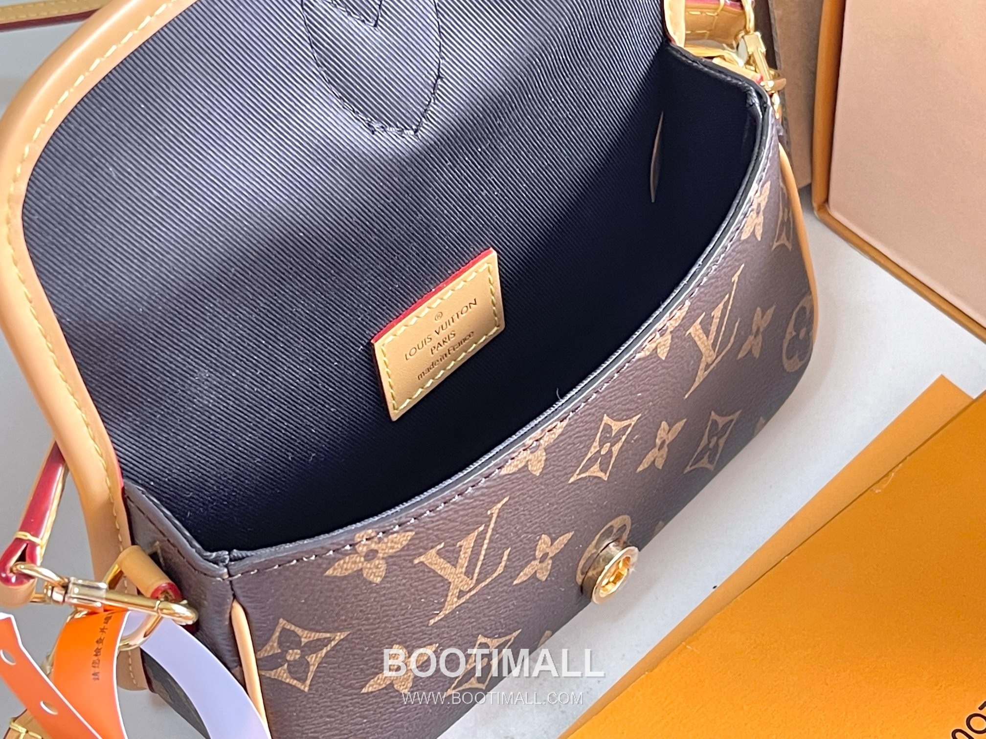 Louis Vuitton Monogram Canvas Bag Italian Grade A Leather, Canvas, Full Steel Hardware Brown 루이비통 모노그램 캔버스 가방 이탈리아 A급 가죽, 캔버스, 풀 스틸 하드웨어 브라운 19x10.5x6 cm 19cm 8