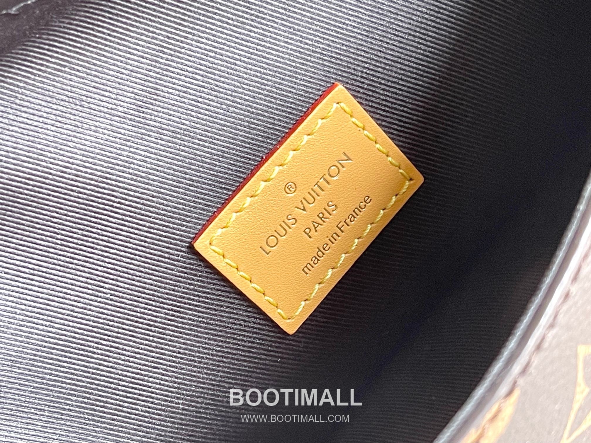 Louis Vuitton Monogram Canvas Bag Italian Grade A Leather, Canvas, Full Steel Hardware Brown 루이비통 모노그램 캔버스 가방 이탈리아 A급 가죽, 캔버스, 풀 스틸 하드웨어 브라운 19x10.5x6 cm 19cm 9