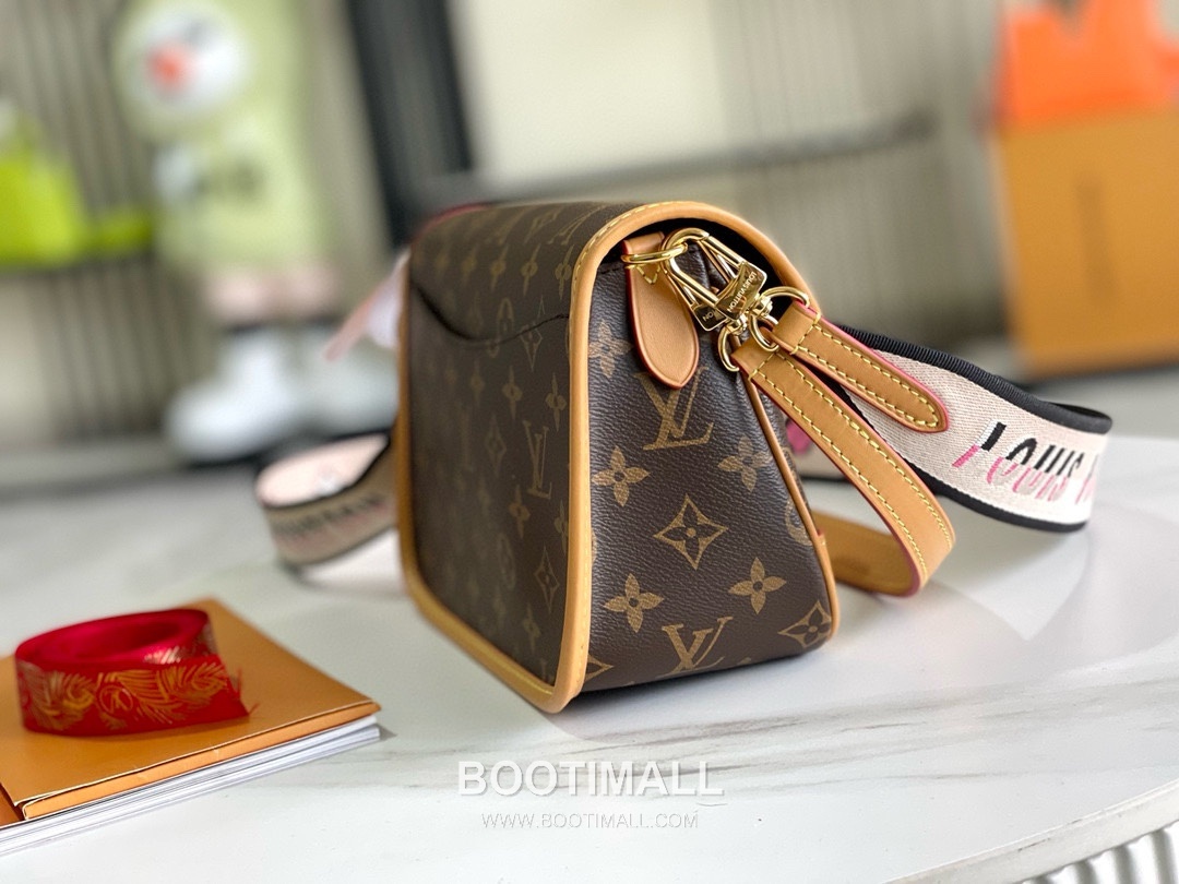 Louis Vuitton Monogram Canvas Tote Italian A-grade Leather, Canvas Brown Bag 루이비통 모노그램 캔버스 토트백 이탈리아 A급 가죽, 캔버스 브라운 가방 25 x 15 x 9 cm 25cm 3
