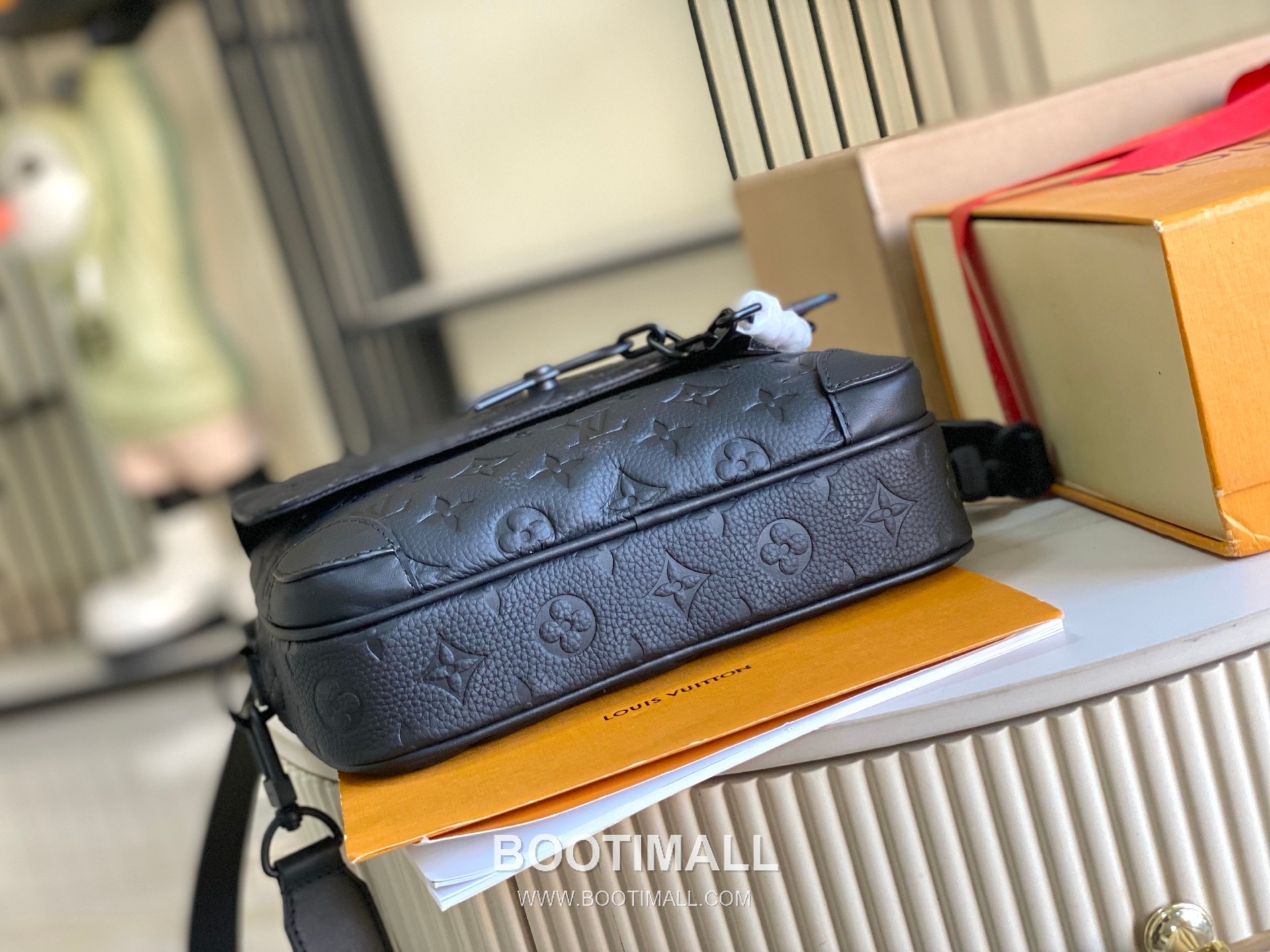 Celine Leather Bag Italian Grade A Leather, Steel Hardware Black 셀린느 M23742 가죽 가방 이탈리아 A급 가죽, 스틸 하드웨어 블랙 24x17x5cm 5