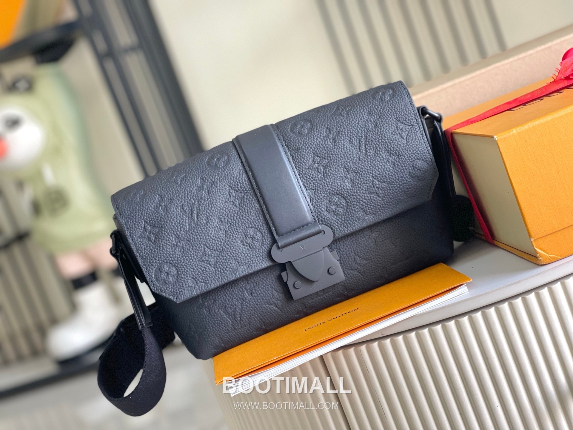 Celine Leather Bag Italian Grade A Leather, Full Steel Hardware Gray 셀린느 M23741 가죽 가방 이탈리아 A급 가죽, 풀 스틸 하드웨어 그레이 28x16x10 cm 28cm 2