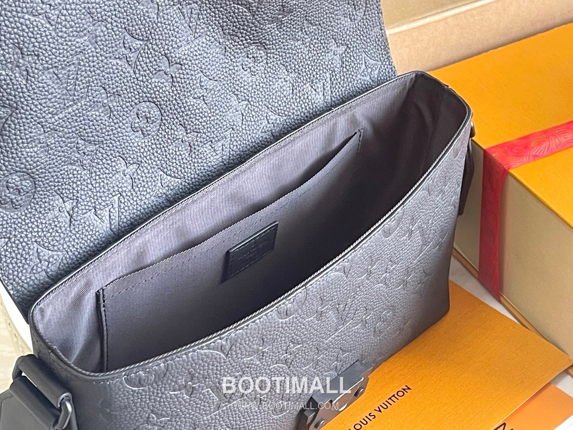 Celine Leather Bag Italian Grade A Leather, Full Steel Hardware Gray 셀린느 M23741 가죽 가방 이탈리아 A급 가죽, 풀 스틸 하드웨어 그레이 28x16x10 cm 28cm 9