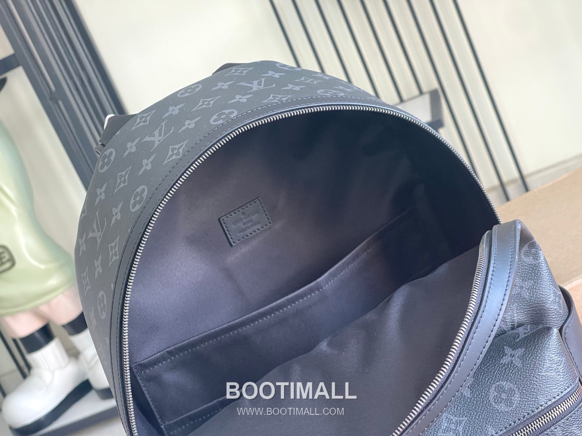 Celine Shoulder Bag Italian Grade A Leather Black 셀린느 M22545 숄더백 이탈리아 A급 가죽 블랙 29x38x20cm 9