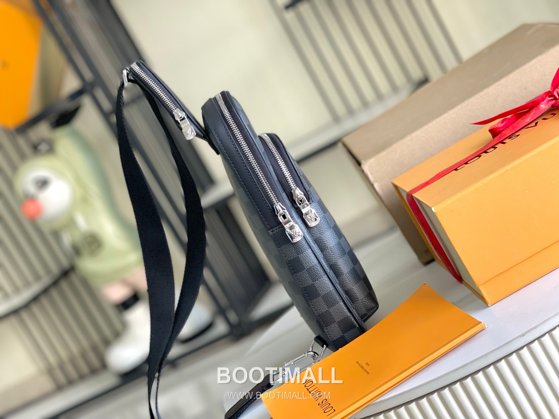 Celine Shoulder Bag Italian A-grade Leather Black 셀린느 M45302 숄더백 이탈리아 A급 가죽 블랙 20x31x7 cm 31cm 4