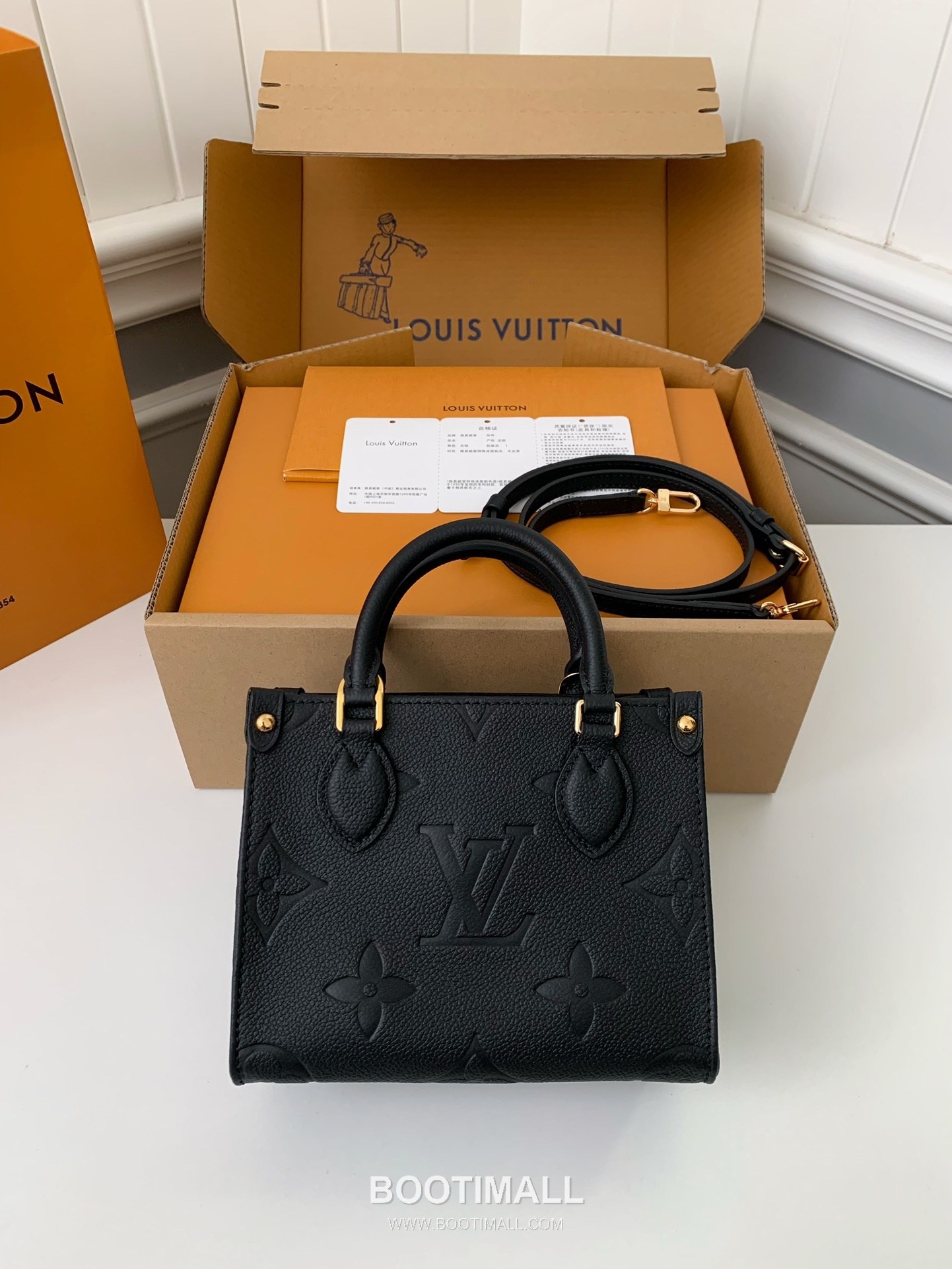 Celine Full Leather Bag Full Grain Leather Black Handbag 셀린느 풀 레더 백 M46993 풀 그레인 가죽 블랙 핸드백 18cm 1