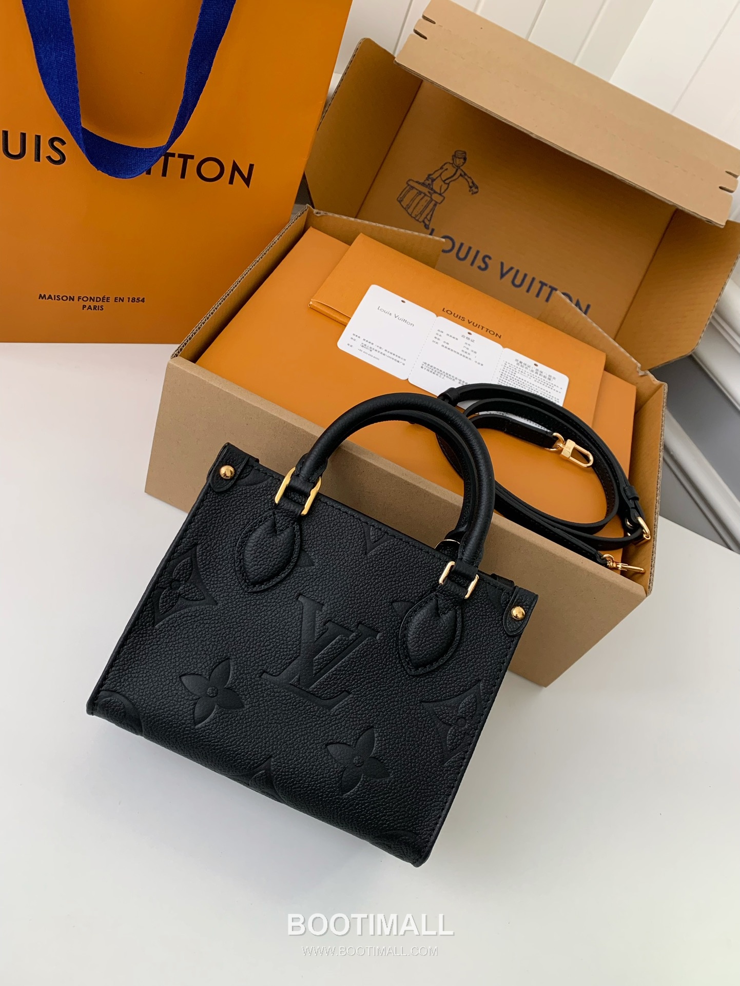 Celine Full Leather Bag Full Grain Leather Black Handbag 셀린느 풀 레더 백 M46993 풀 그레인 가죽 블랙 핸드백 18cm 2