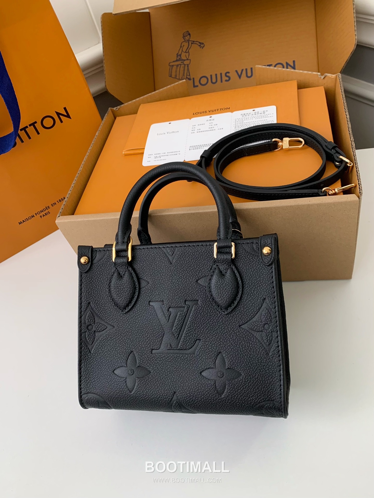 Celine Full Leather Bag Full Grain Leather Black Handbag 셀린느 풀 레더 백 M46993 풀 그레인 가죽 블랙 핸드백 18cm 3