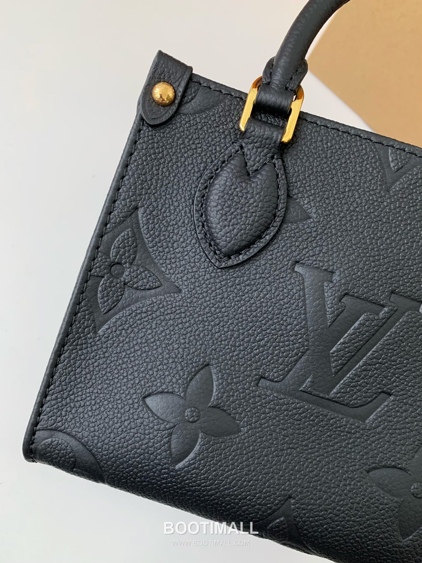 Celine Full Leather Bag Full Grain Leather Black Handbag 셀린느 풀 레더 백 M46993 풀 그레인 가죽 블랙 핸드백 18cm 4