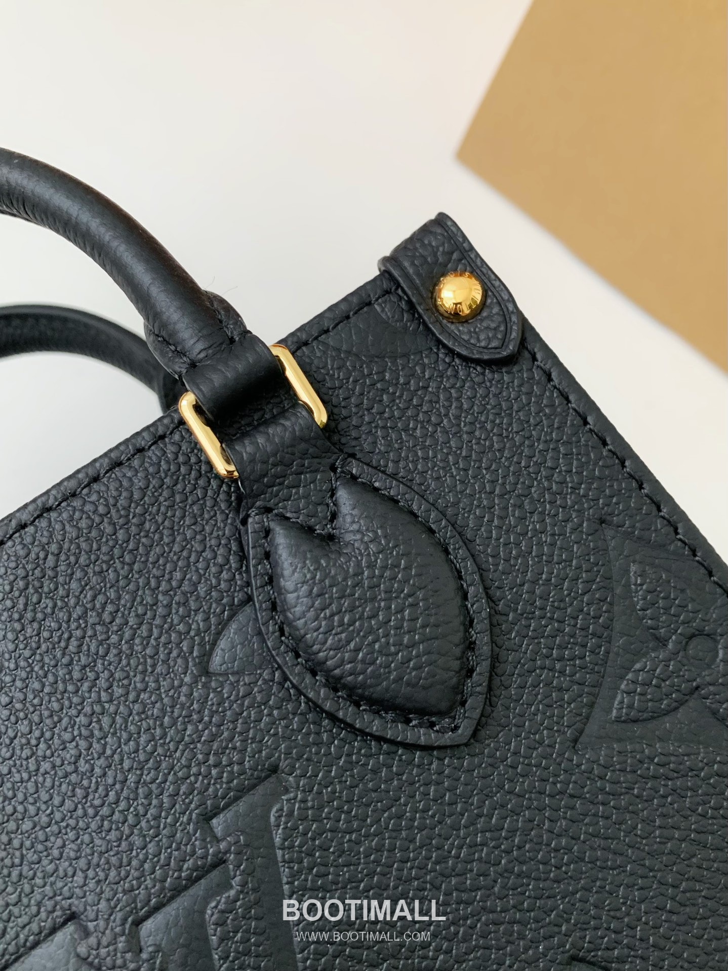 Celine Full Leather Bag Full Grain Leather Black Handbag 셀린느 풀 레더 백 M46993 풀 그레인 가죽 블랙 핸드백 18cm 5