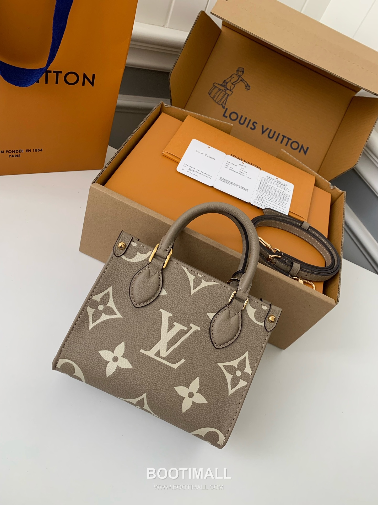 Celine Full Leather Bag Full Leather Beige Handbag 셀린느 전피 핸드백 M47054 전피 베이지 18cm 2