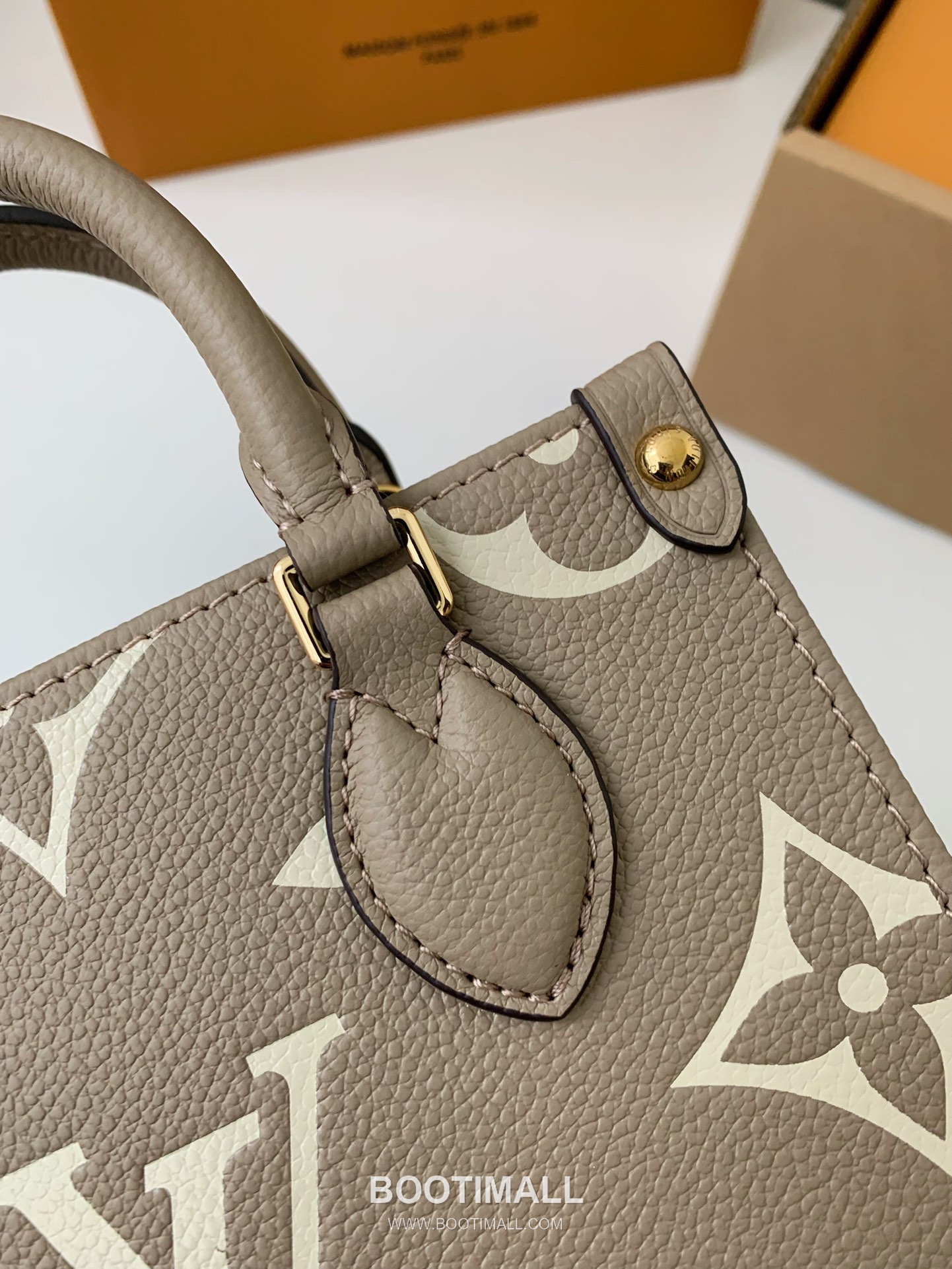 Celine Full Leather Bag Full Leather Beige Handbag 셀린느 전피 핸드백 M47054 전피 베이지 18cm 5