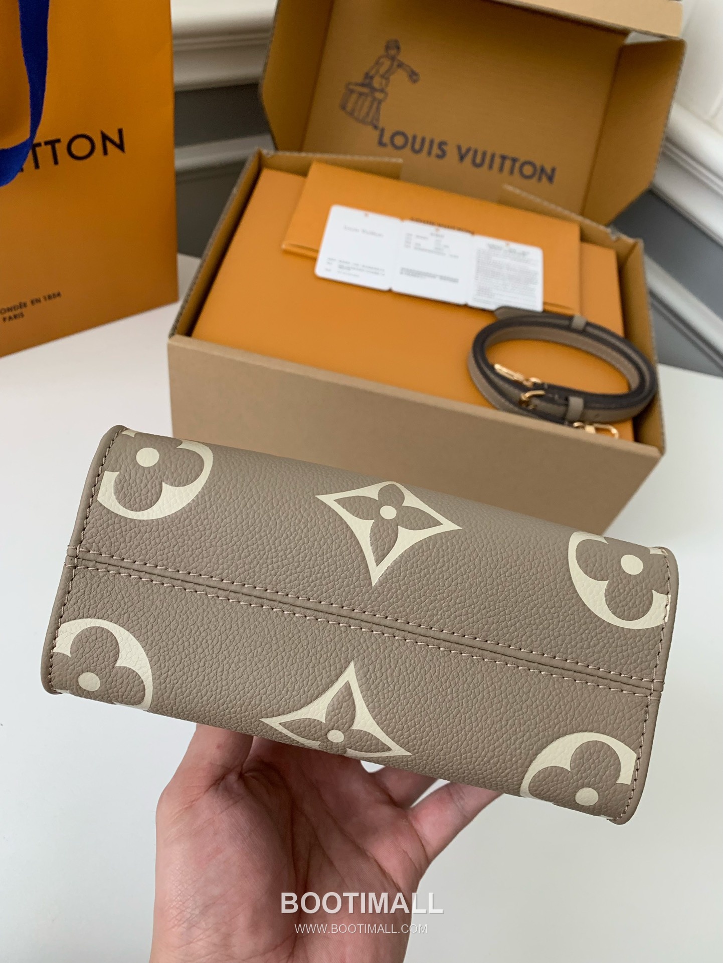 Celine Full Leather Bag Full Leather Beige Handbag 셀린느 전피 핸드백 M47054 전피 베이지 18cm 7