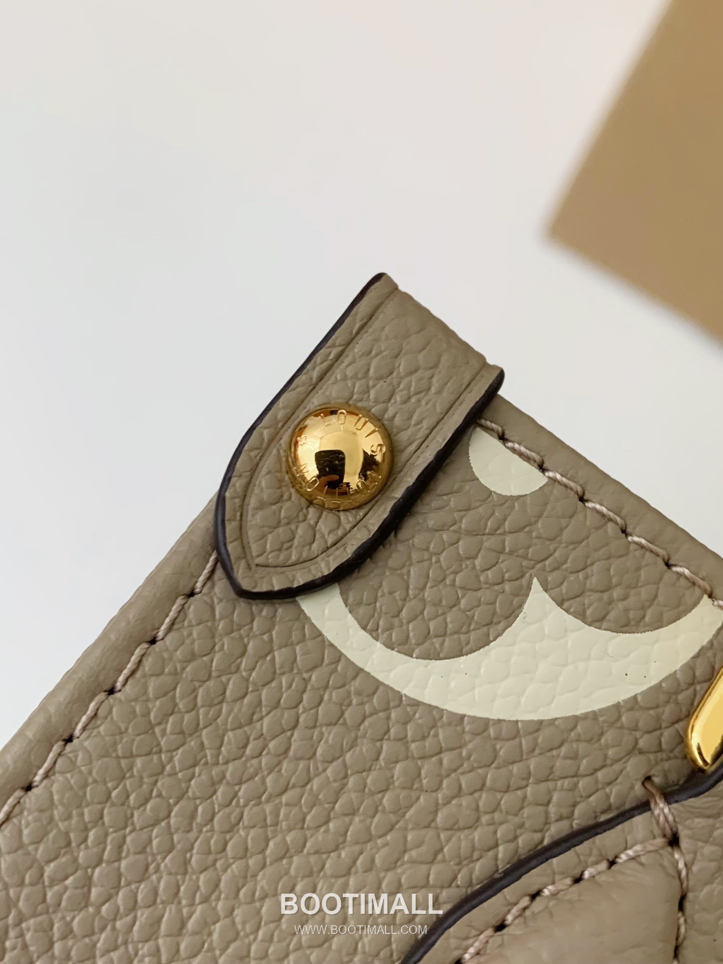 Celine Full Leather Bag Full Leather Beige Handbag 셀린느 전피 핸드백 M47054 전피 베이지 18cm 8