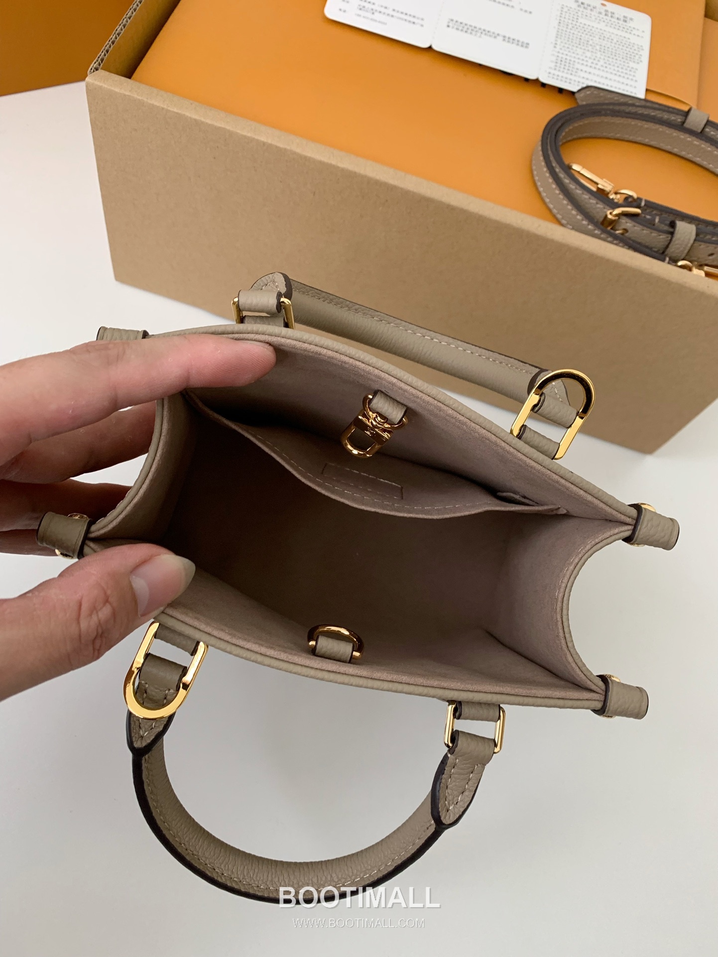 Celine Full Leather Bag Full Leather Beige Handbag 셀린느 전피 핸드백 M47054 전피 베이지 18cm 9