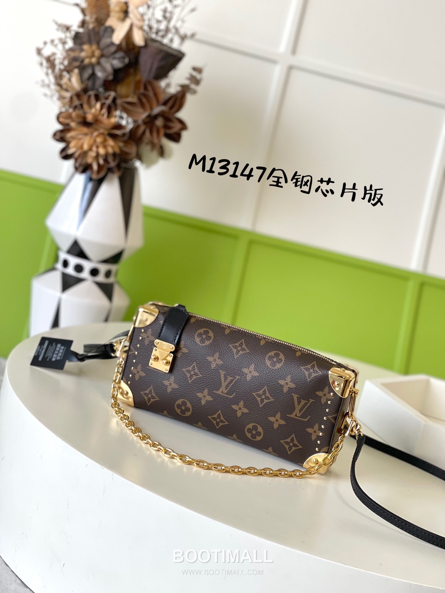 Celine Slim Trunk Monogram Canvas and Calfskin Brown Handbag 셀린느 슬림 트렁크 모노그램 캔버스 및 송아지가죽 브라운 핸드백 23cm 1