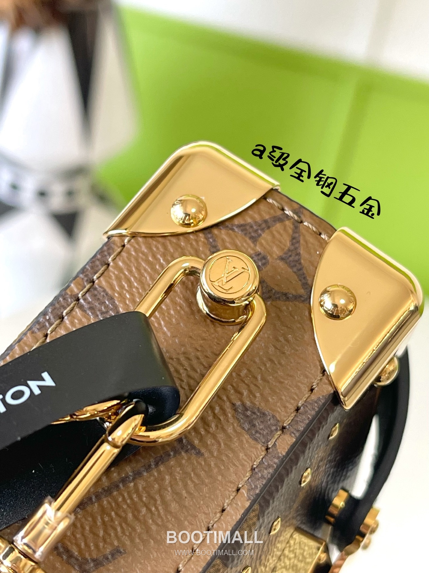 Celine Slim Trunk Monogram Canvas and Calfskin Brown Handbag 셀린느 슬림 트렁크 모노그램 캔버스 및 송아지가죽 브라운 핸드백 23cm 6