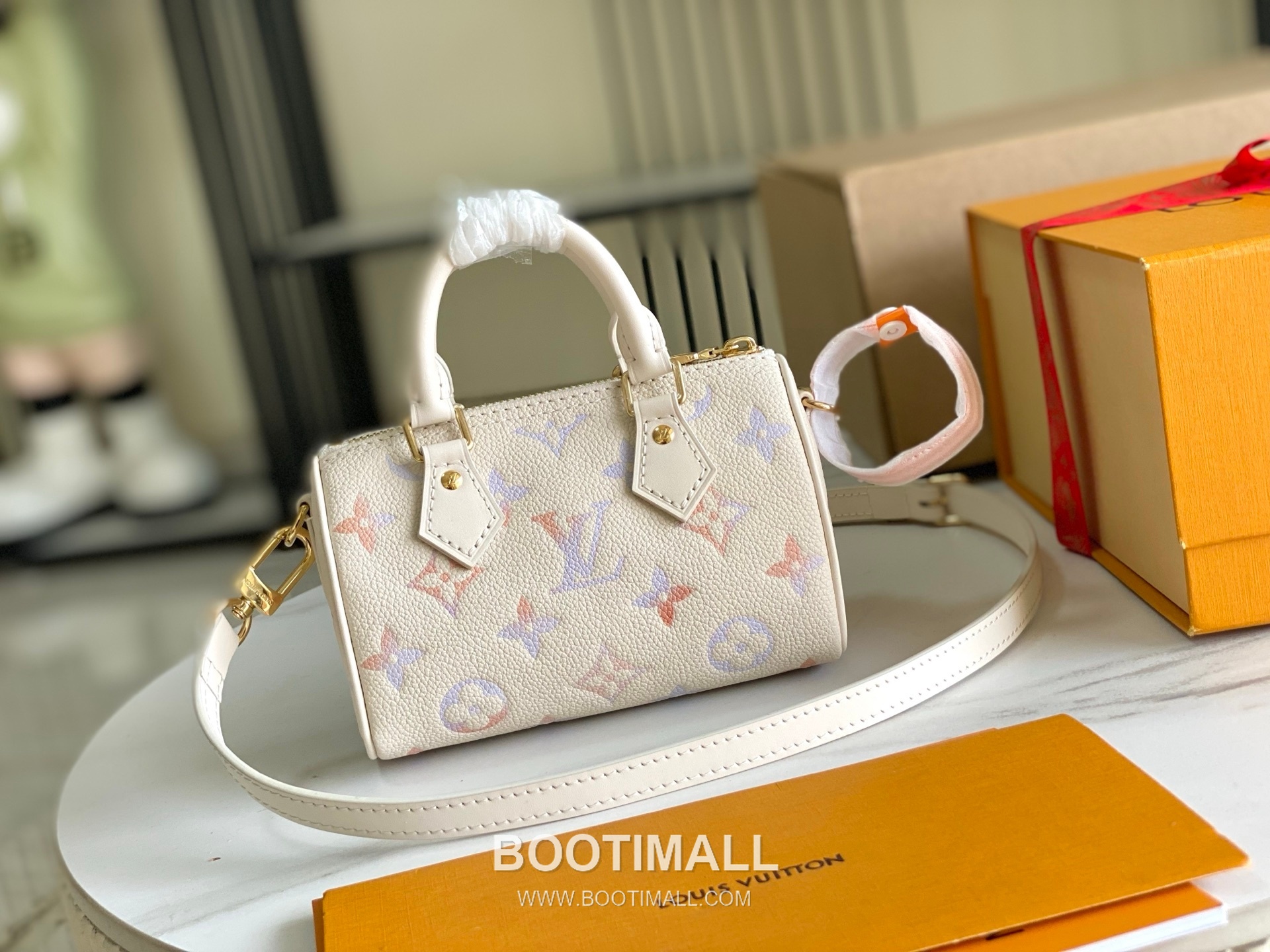 Celine Shoulder Bag Italian A-grade Leather White 셀린느 M25591 숄더 백 이탈리아 A급 가죽 화이트 16x10x7.5cm 4