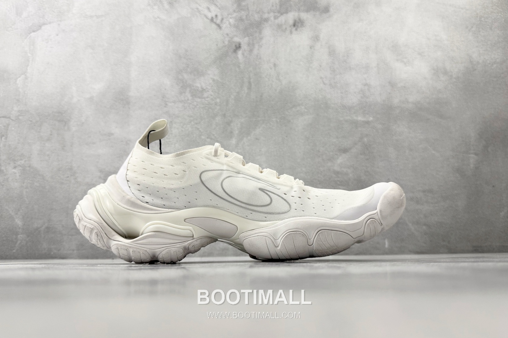 Balenciaga Anatomic Runner Textile White Sneakers 발렌시아가 아나토믹 러너 텍스타일 화이트 스니커즈 2