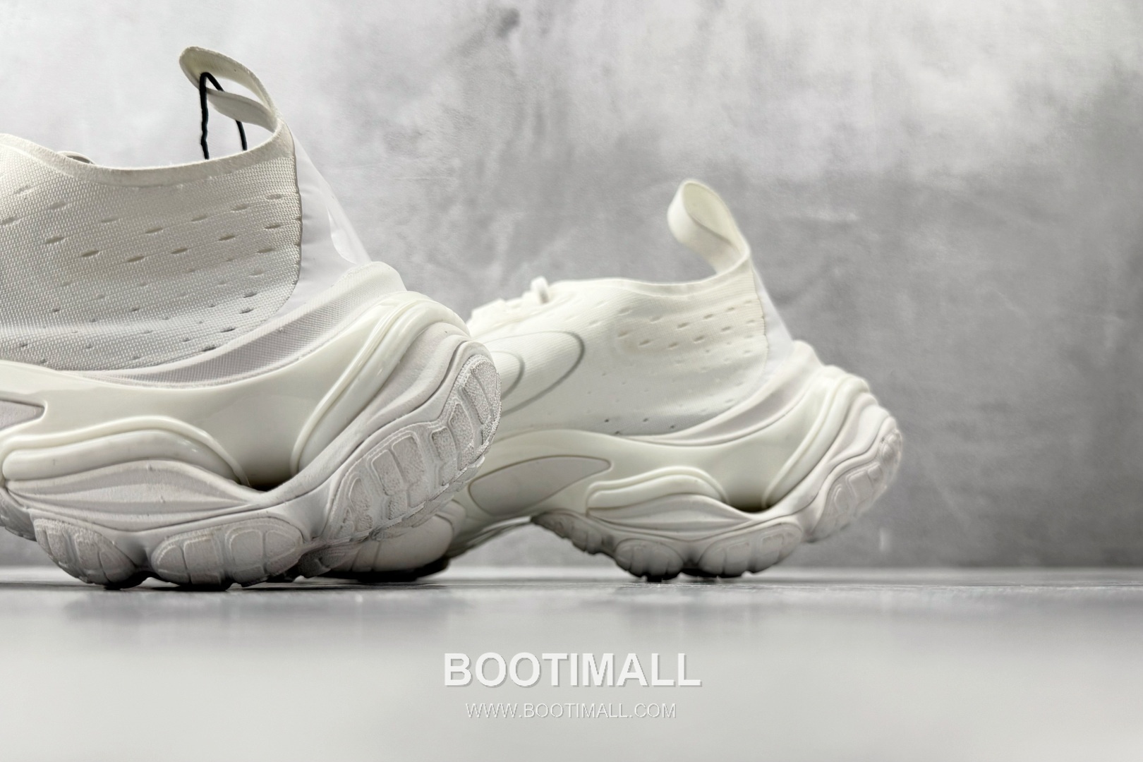 Balenciaga Anatomic Runner Textile White Sneakers 발렌시아가 아나토믹 러너 텍스타일 화이트 스니커즈 8