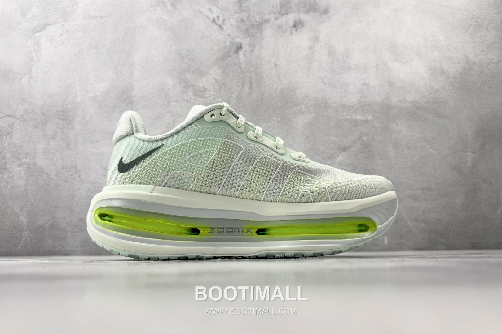 Nike Vomero Premium Mesh Textile Green Sneakers 보메로 프리미엄 메쉬 텍스타일 그린 스니커즈 2