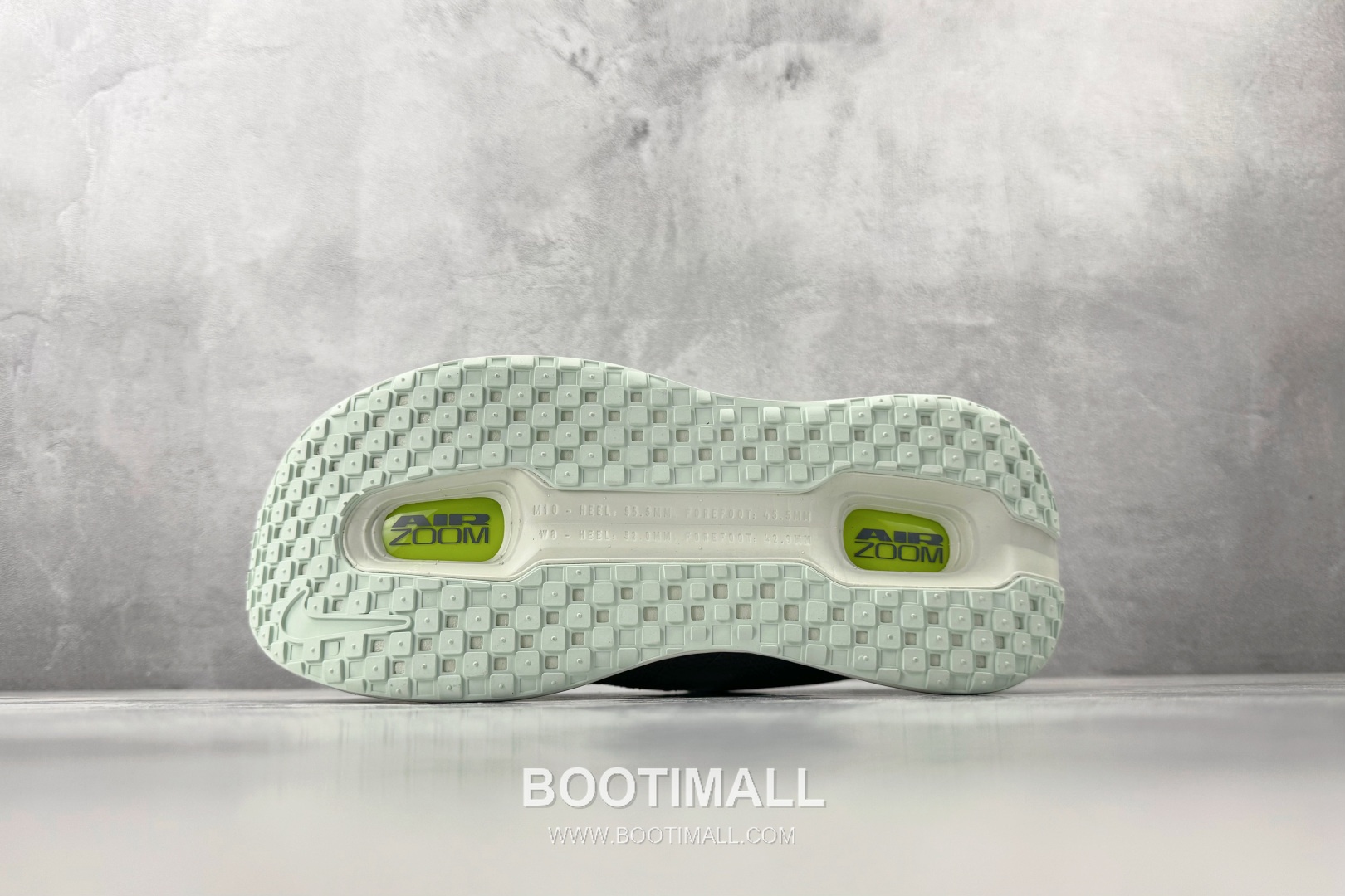 Nike Vomero Premium Mesh Textile Green Sneakers 보메로 프리미엄 메쉬 텍스타일 그린 스니커즈 4